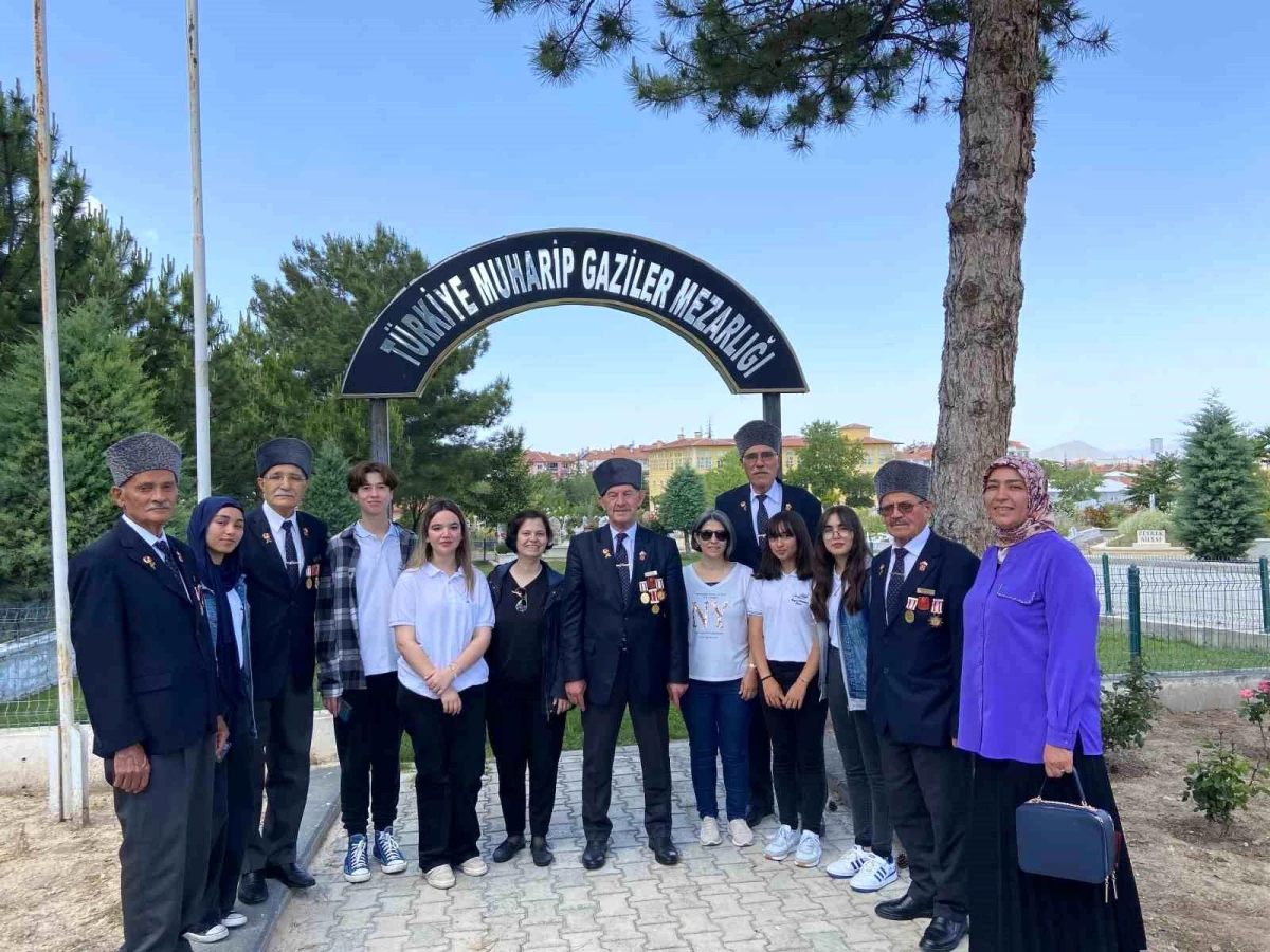 Karaman'da lise öğrencileri gazilere duygusal ziyaret gerçekleştirdi